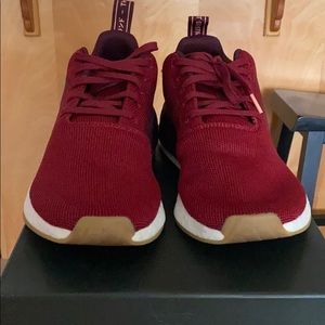 Adidas NMD _R2 collegiate burgundy